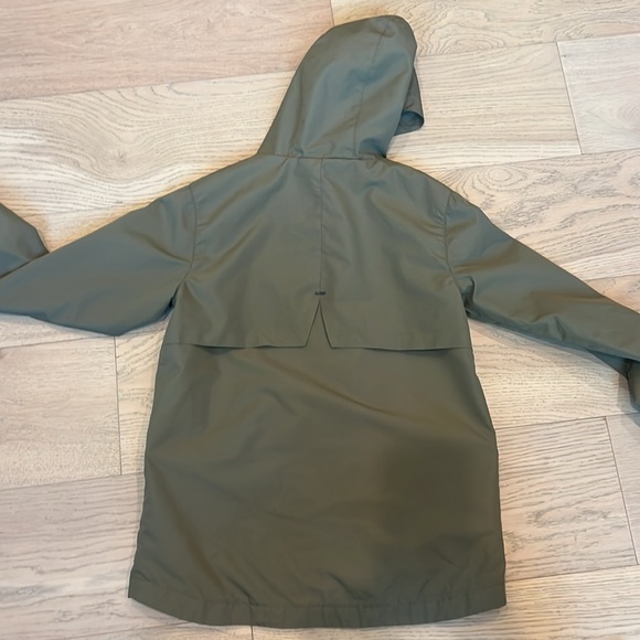 Champion army green hooded shell windbreaker jacket. Super cute details. 8/10. - Picture 2 of 6